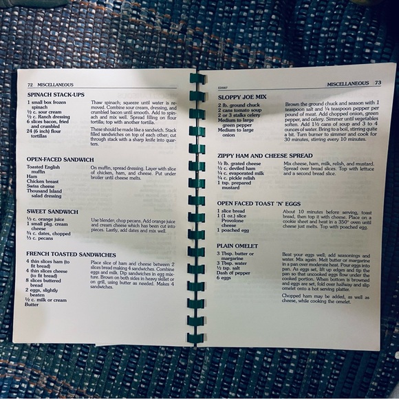 Easy Does It Cookbook: A Five (or Less) Ingredient Cookbook - Picture 5 of 7